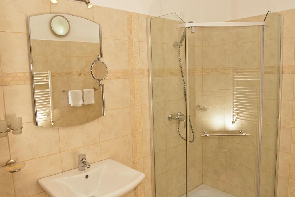Hotel Belleville Iasi Luaran gambar