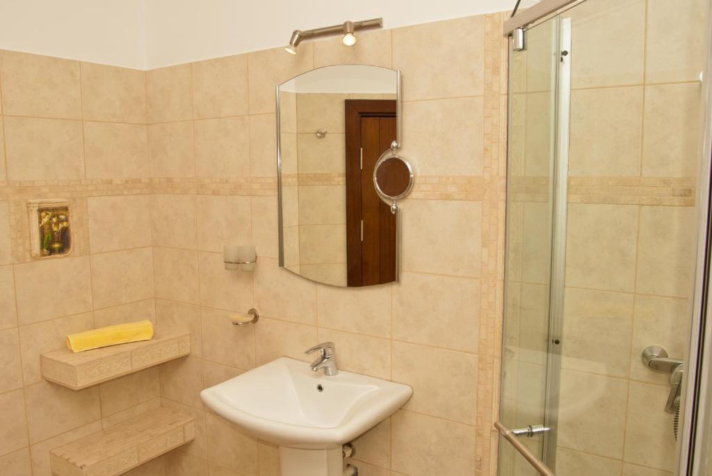 Hotel Belleville Iasi Luaran gambar